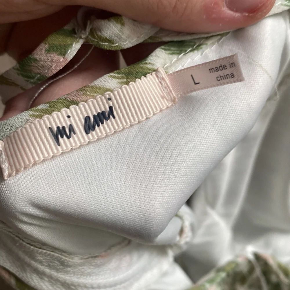 NWOT romper - Picture 3 of 3